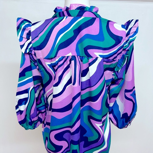 Vibrant Abstract Patterned Women's Blouse - Picture 2 of 7